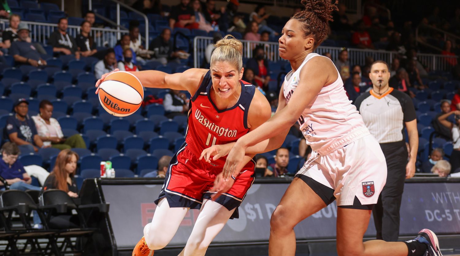 Elena Delle Donne drives to the rim